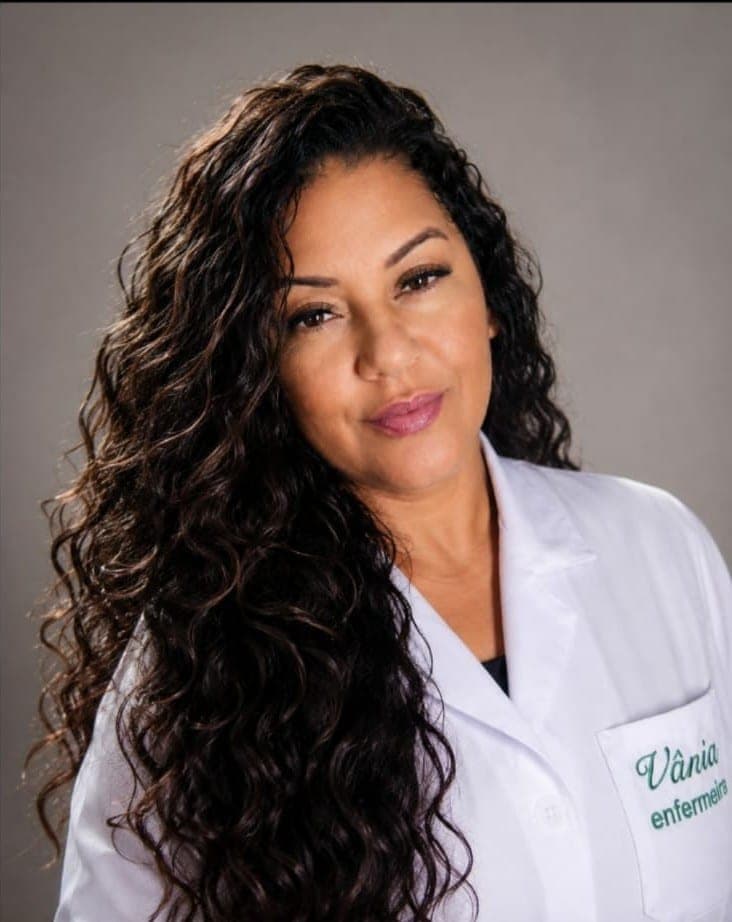 Vania Marins, Enfermeira na Curare